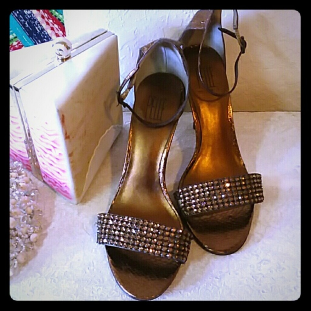 Beautiful Pelle Moda heels size 8M